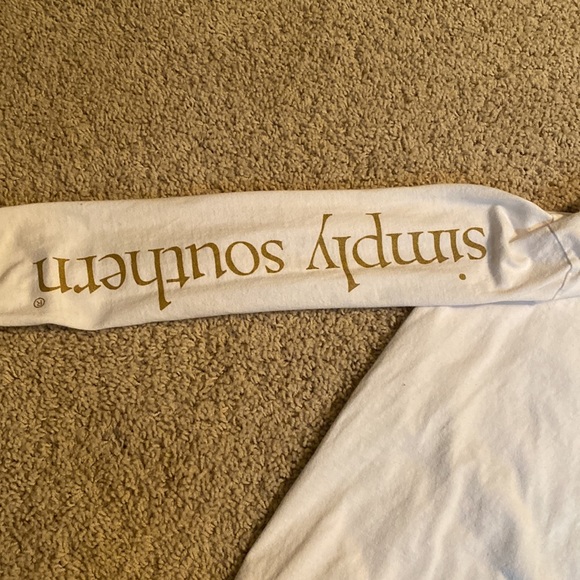 Simply southern top - Picture 2 of 3